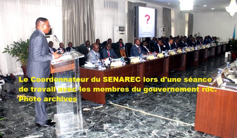 coordonateur-senarec-mudekereza-devant-le-membre-du-gouvernement-tshibala-rdc