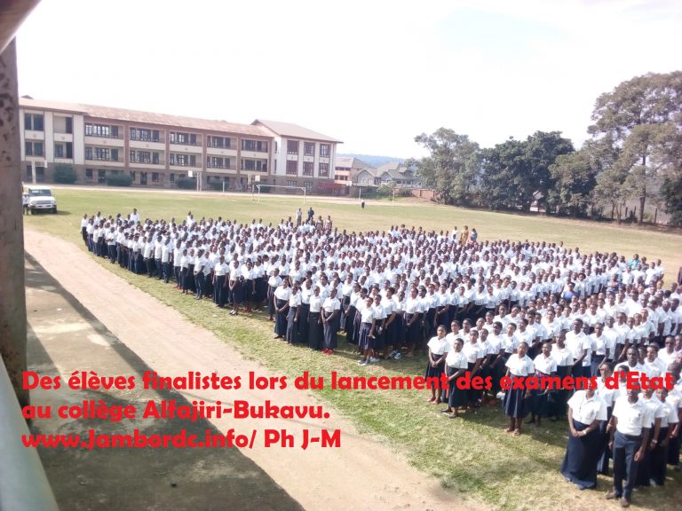 Elèves au collège Alfajiri