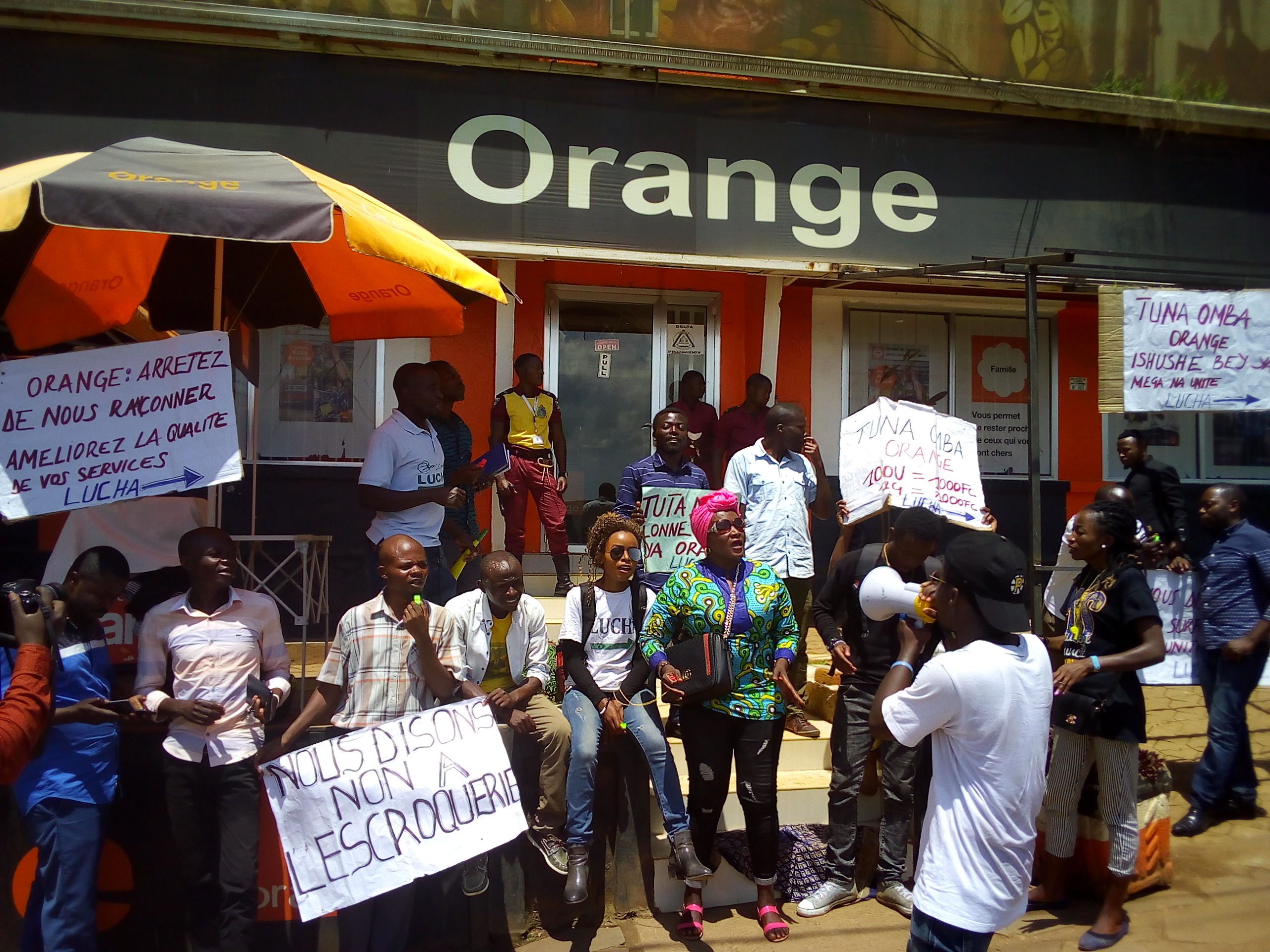 ﻿Sud-Kivu : Le mouvement citoyen LUCHA en sit-in contre les services rendus par Orange