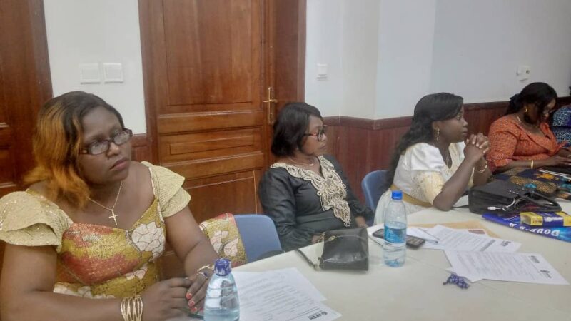 Sud-Kivu: La problématique des femmes accusées de sorcellerie, au centre d’une table ronde organisée par AFEM à l’intention des acteurs sociaux et autorités