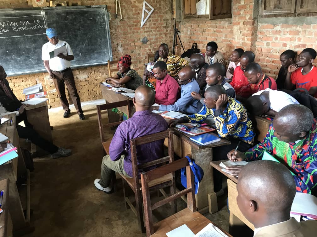 Sud-Kivu: Les enseignants, cadres de l’EPST et directeurs de certaines écoles primaires de Mwenga, outillés sur la pédagogie active et participation sensible au genre
