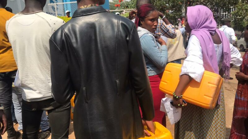 Bukavu: Les habitants du quartier Nyalukemba manifestent pour réclamer le retablissement d’eau potable dans leur entité