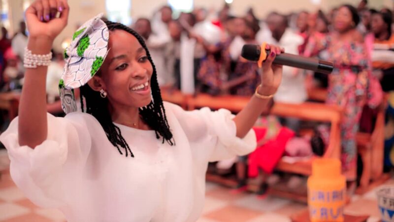 Bukavu: Près de 650 dollars américains collectés au concert caritatif, Esther KUBISIBWA dévoile les bénéficiaires
