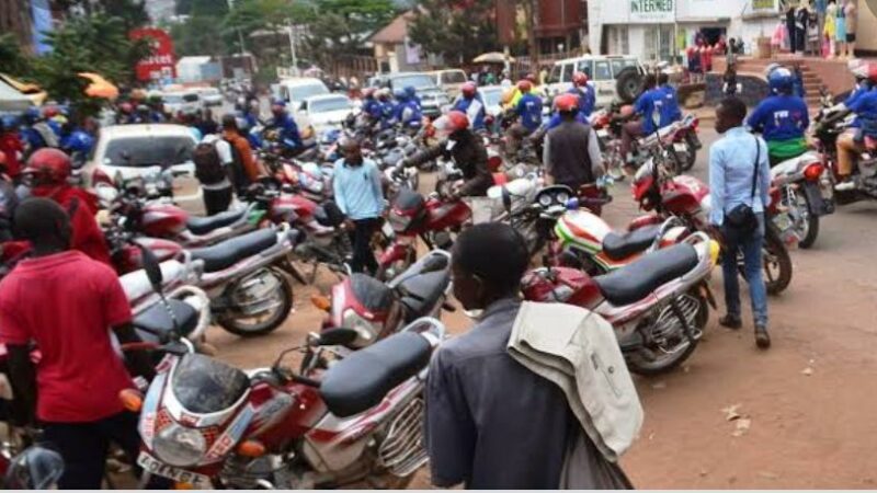 Bukavu: Le maire Bilubi fixe la taxe journalière de stationnement des motos et tricycles sur la chaussée et parking Publics