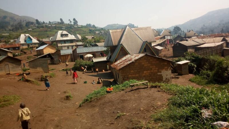 Vive tension à Kalehe : Des Bureaux étatiques incendiés par la population en colère à Shanje