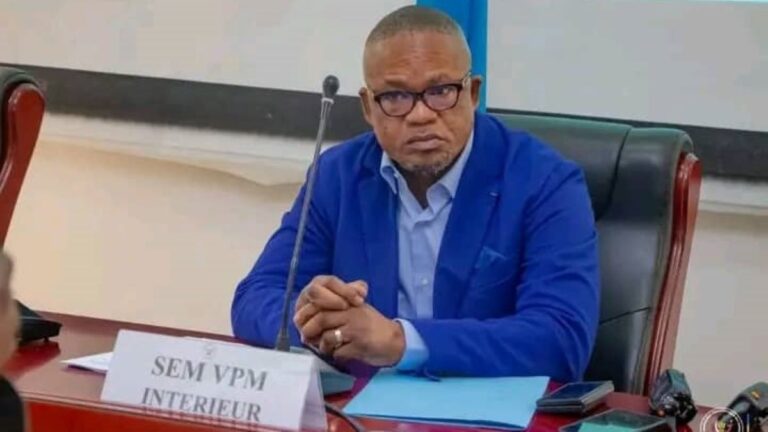 Marche-de-lopposition-Une-question-orale-avec-debat-sera-adressee-a-Peter-Kazadi